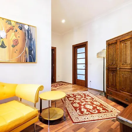 Sleeps 10 Pool Air Con Wifi
