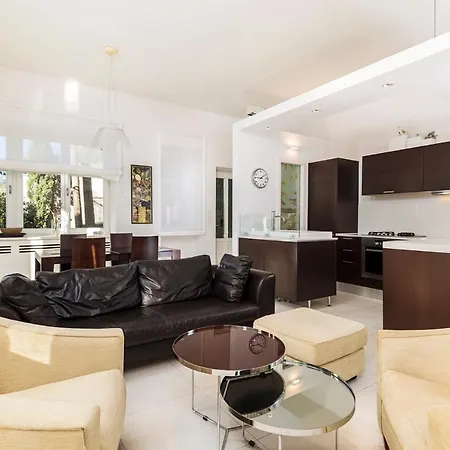 Sleeps 10 Pool Air Con Wifi Split